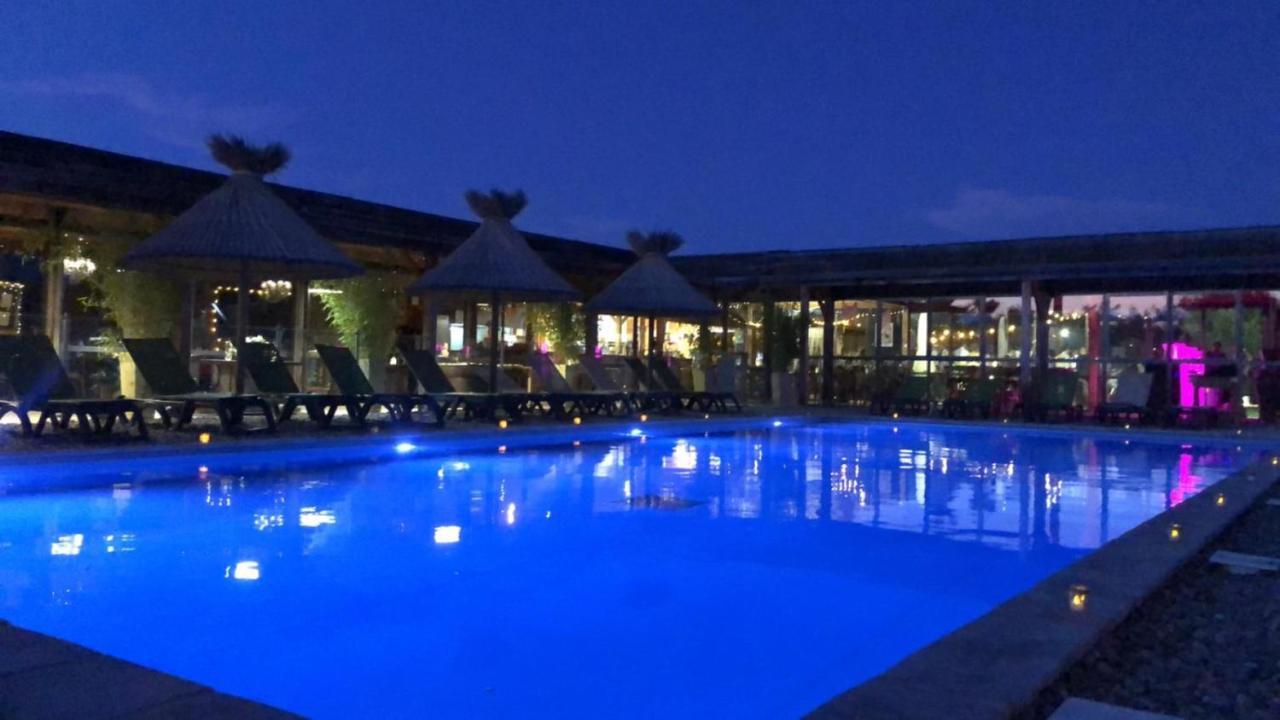 Lodges En Provence - Ecogites & Restaurant Insolites Richerenches Zewnętrze zdjęcie