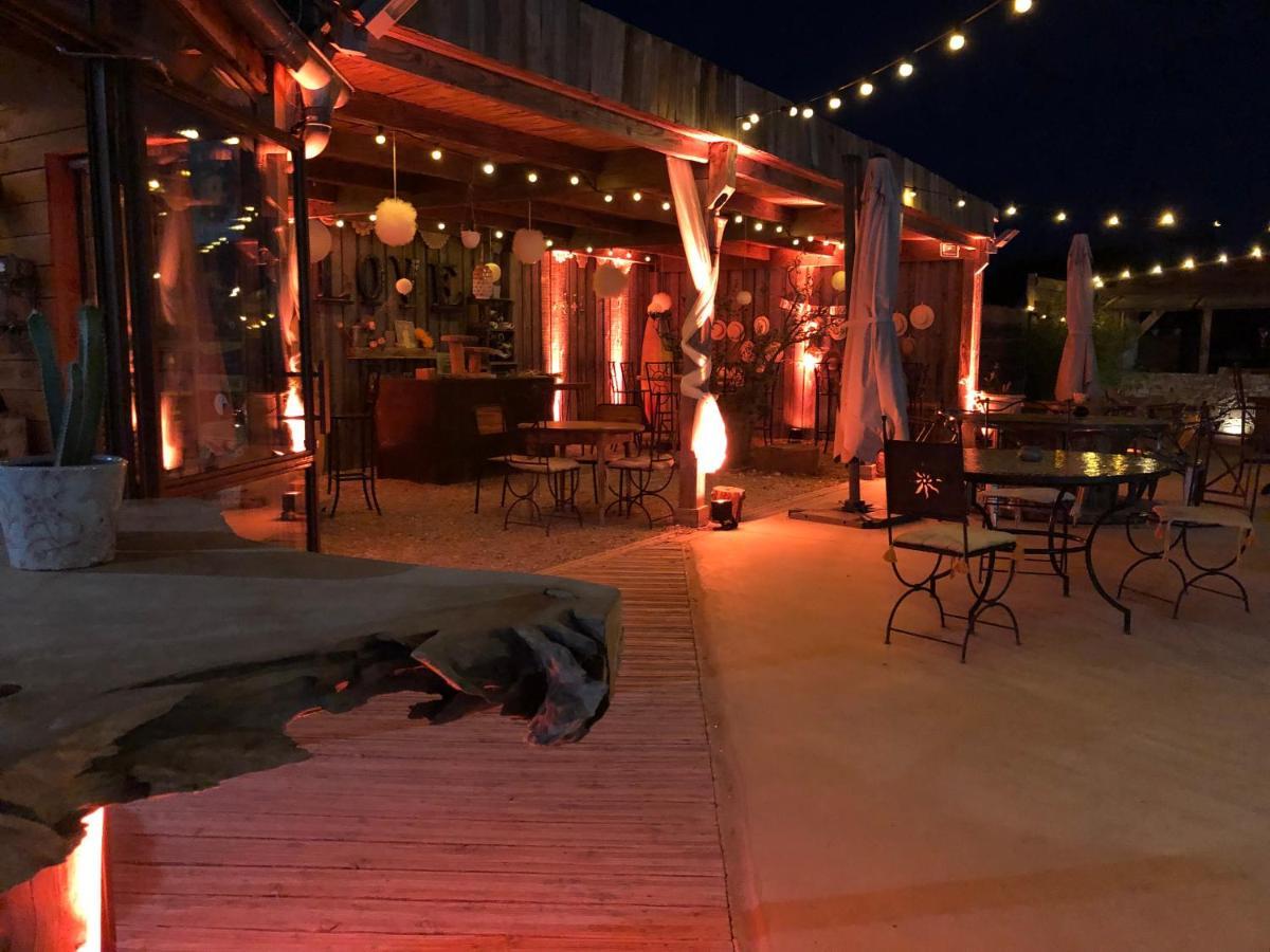 Lodges En Provence - Ecogites & Restaurant Insolites Richerenches Zewnętrze zdjęcie