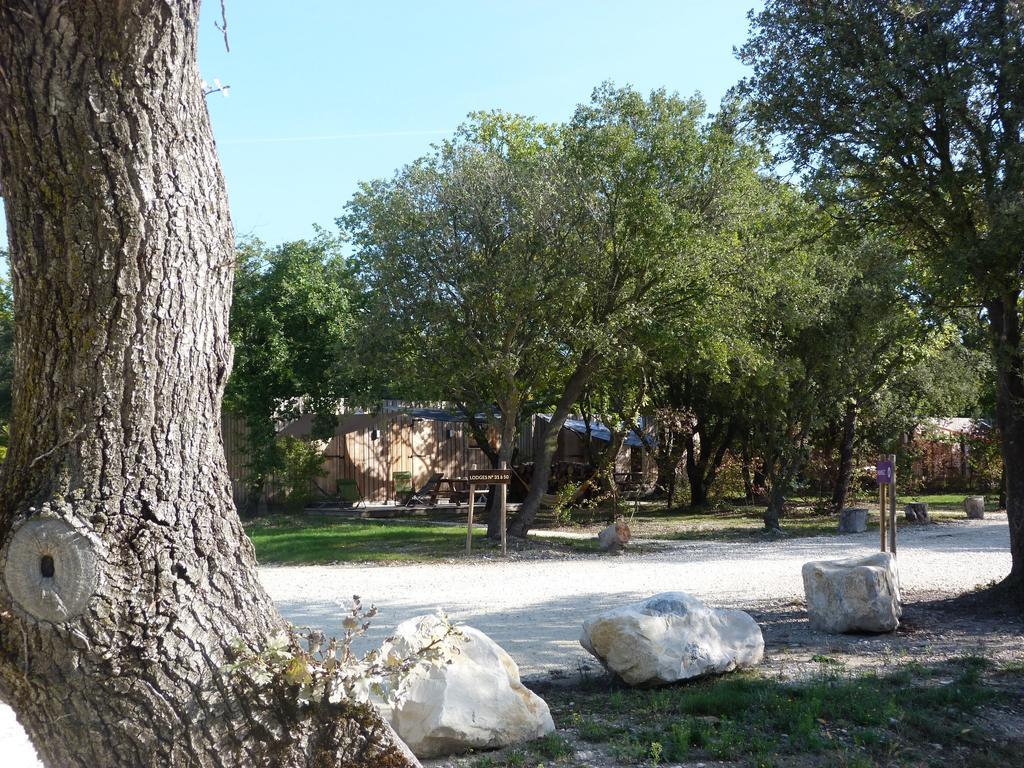 Lodges En Provence - Ecogites & Restaurant Insolites Richerenches Zewnętrze zdjęcie